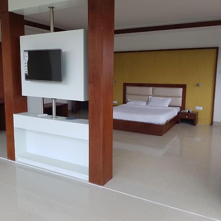 Hotel Tania Searock Даман Екстер'єр фото